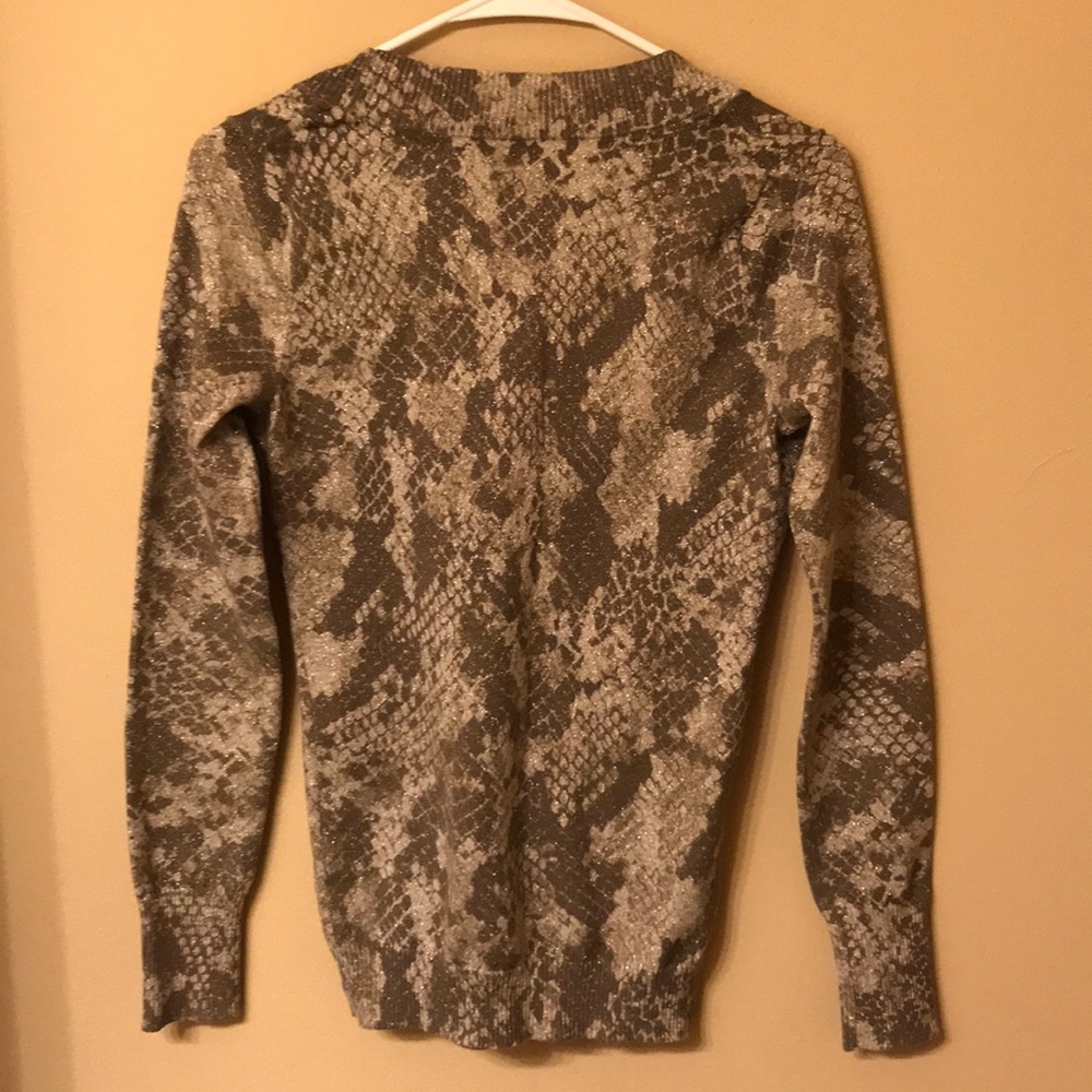 💥FINAL Price!💥 Express Python Print V-Neck - Picture 2 of 5